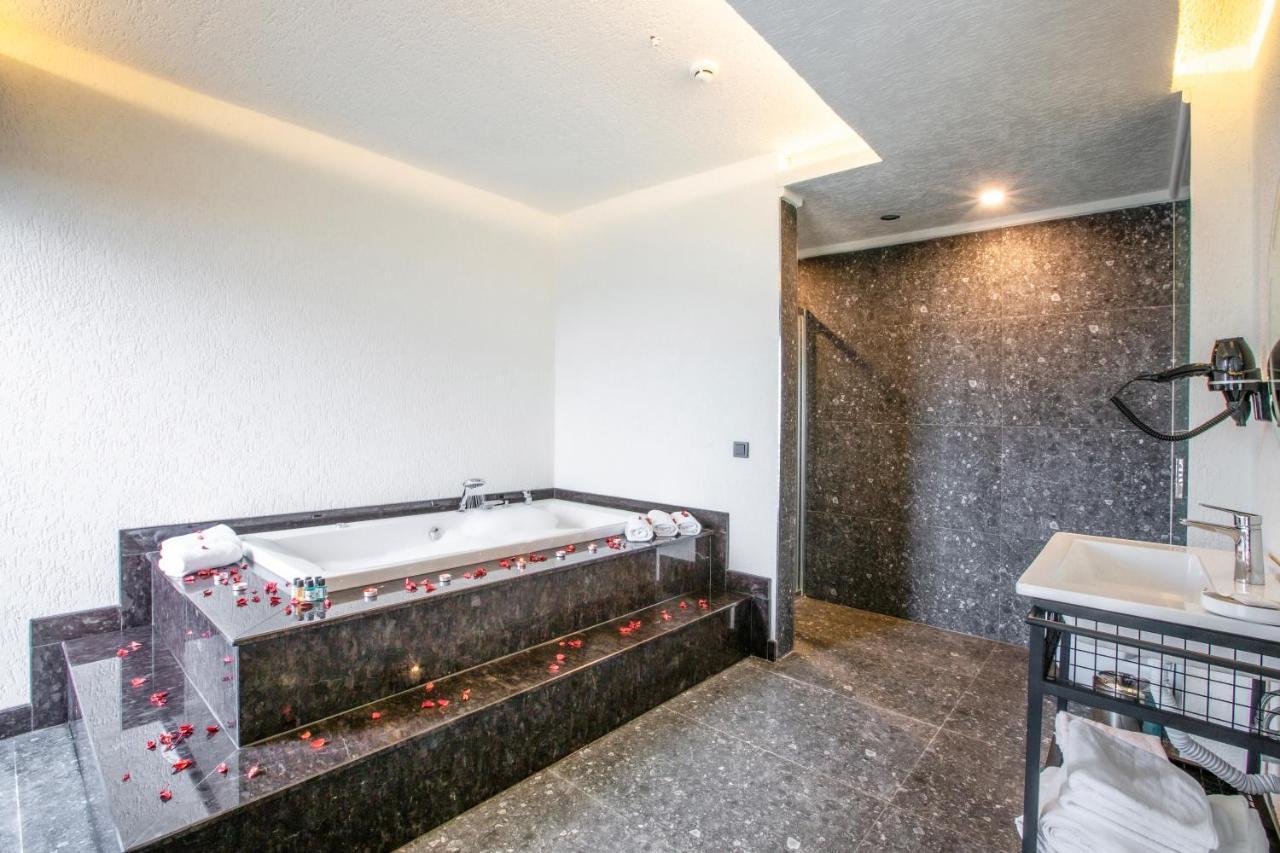 Nehir Otel Pelitli  Экстерьер фото